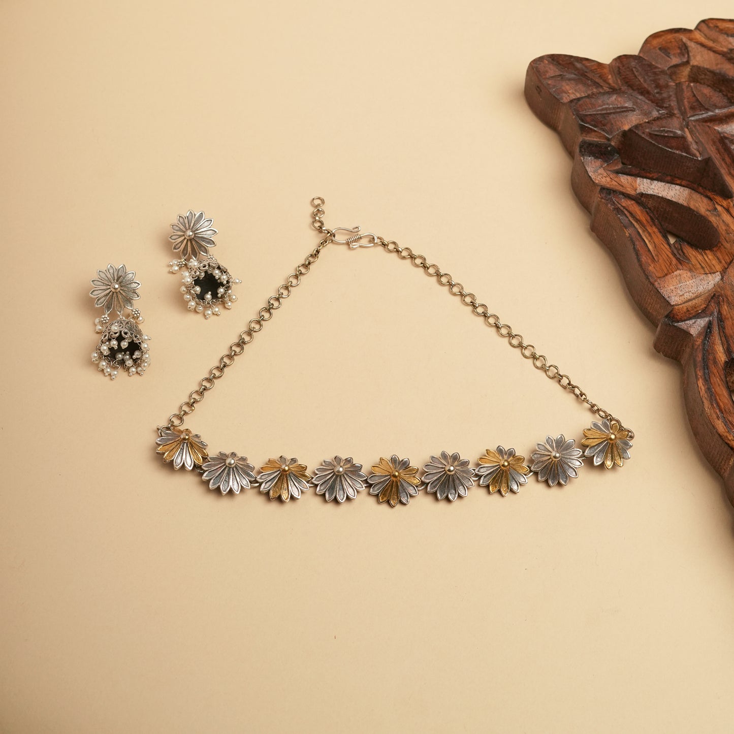 German silver Brass floral dual-tone chokar set perfect for Navratri